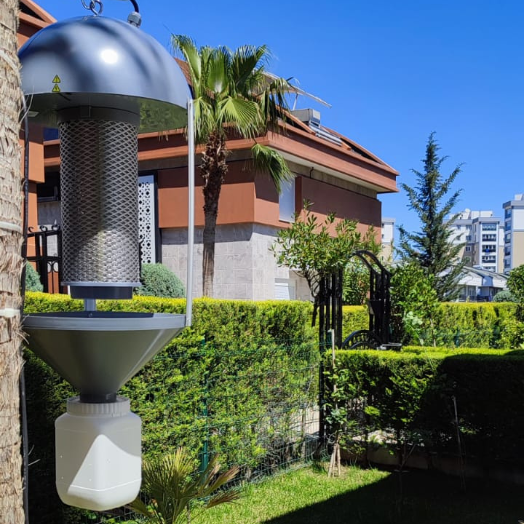 Ecosav SB1 - Sivrisinek ve Yakarcalar için Elektrikli Işık Tuzağı - Halk Sağlığı için Konforlu Açık Alanlar